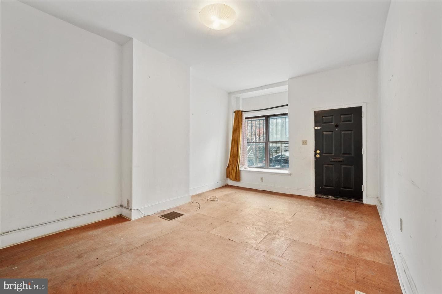 1215 N Taney Street photo 2