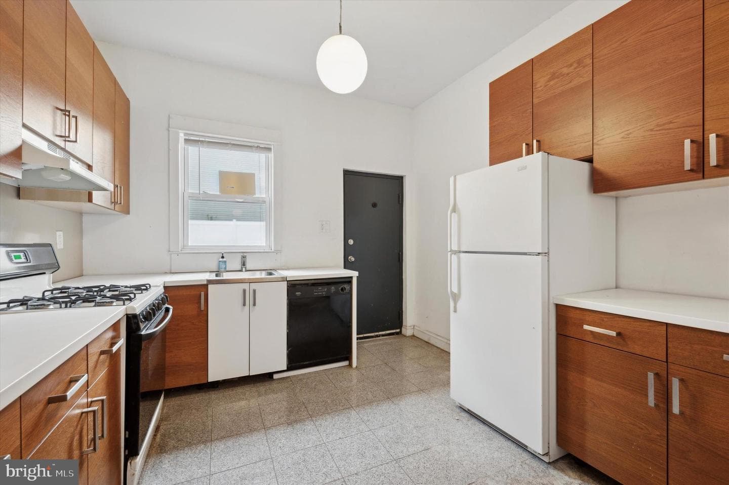 1215 N Taney Street photo 6