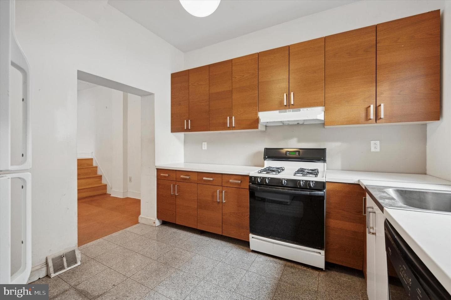 1215 N Taney Street photo 7