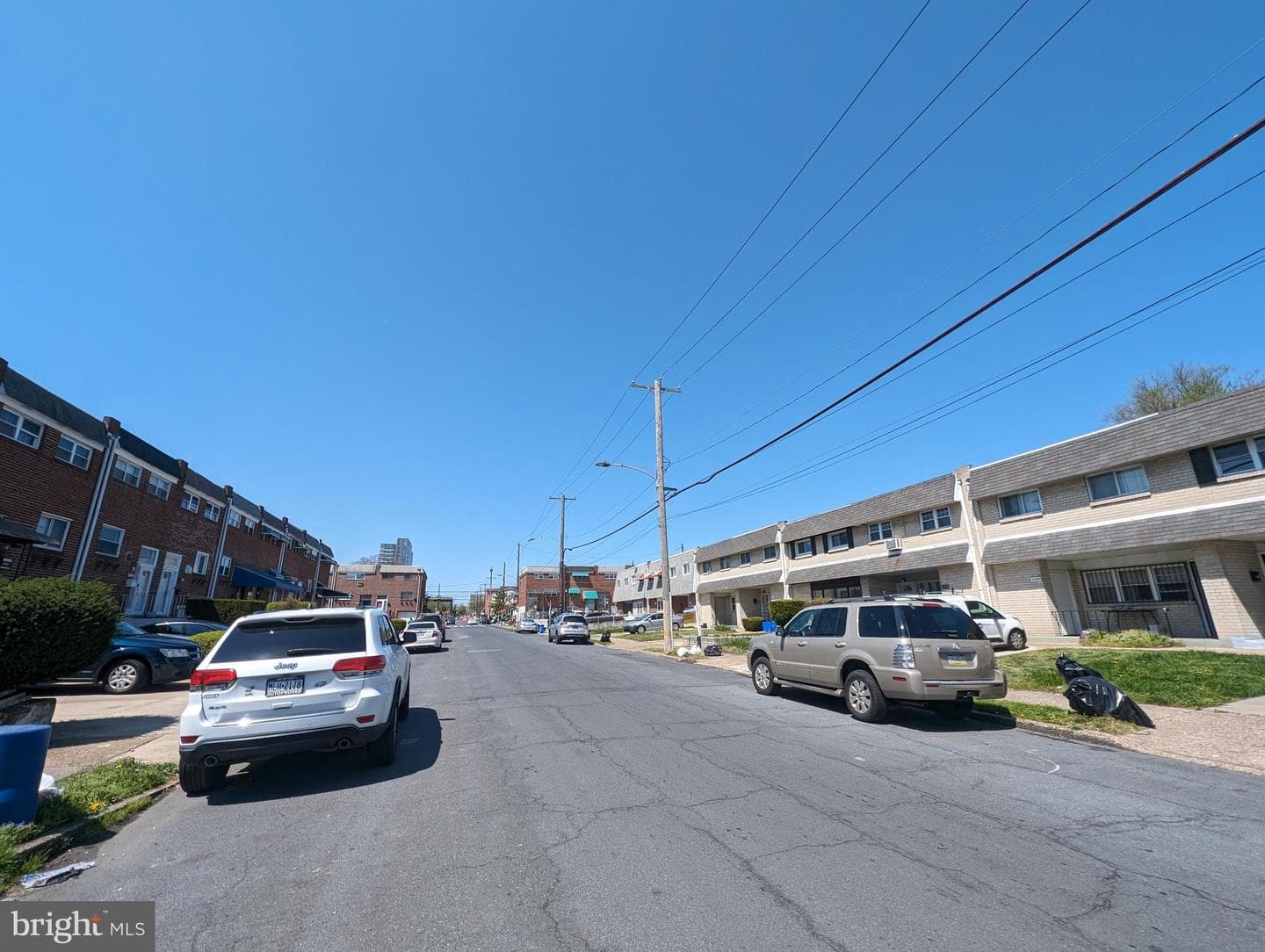 1104 W Master Street photo 2