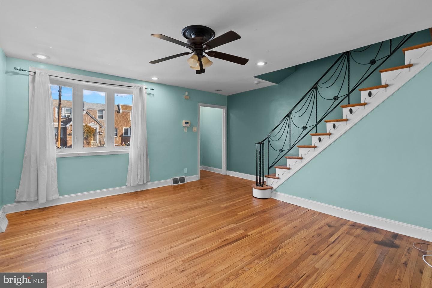 3332 Lansing Street photo 8