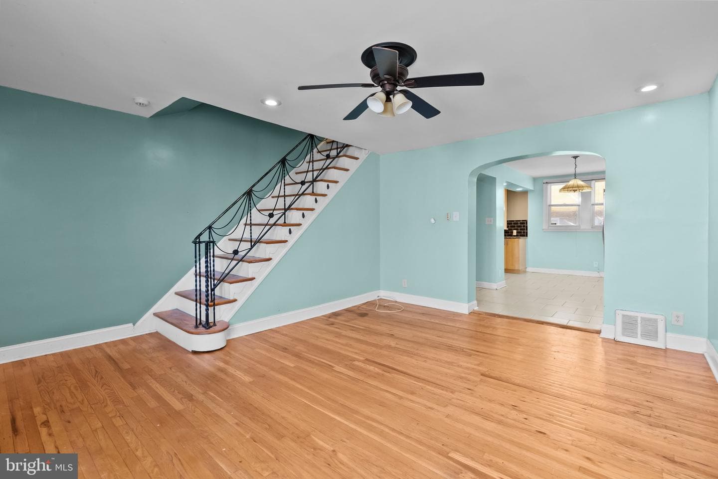 3332 Lansing Street photo 9