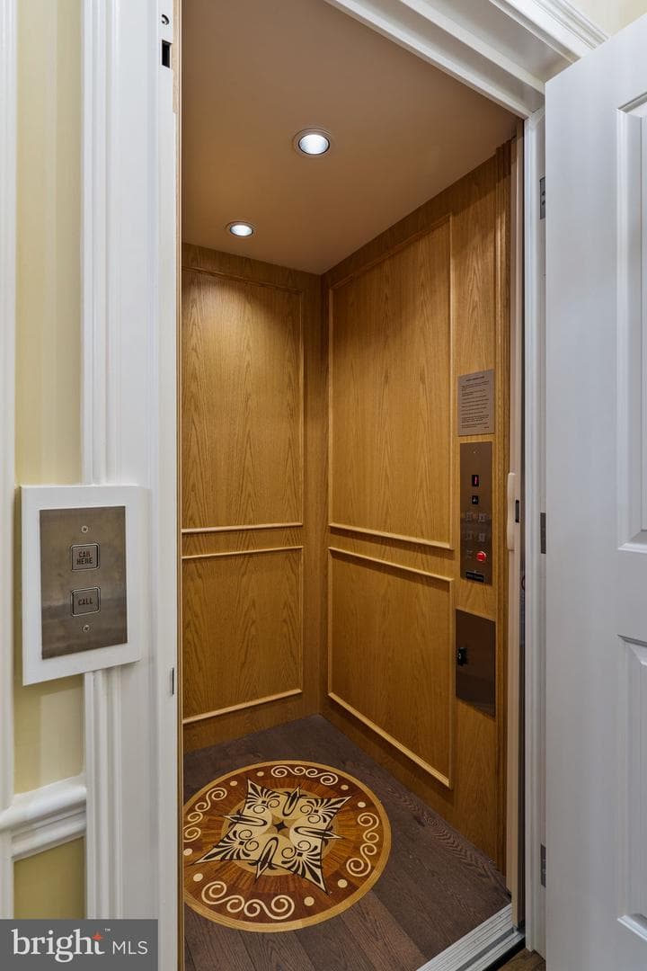 1808 Delancey Place photo 16