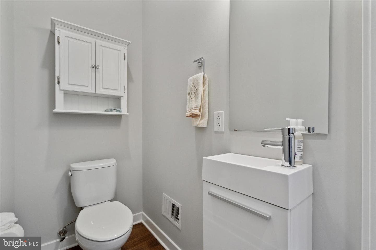 4575 Riverside Way photo 13