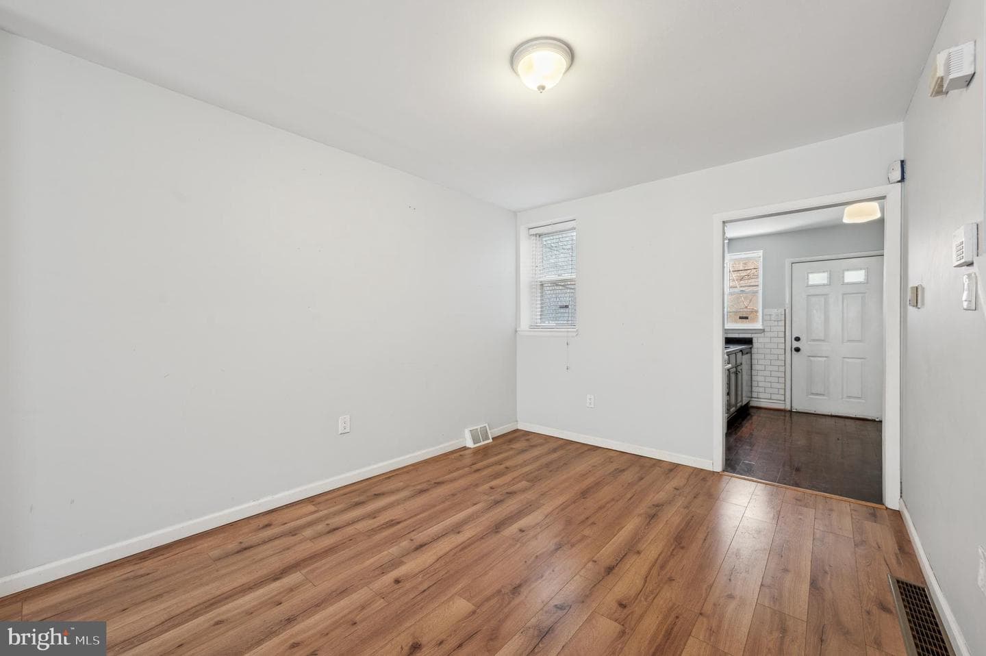 1525 S Garnet Street photo 8