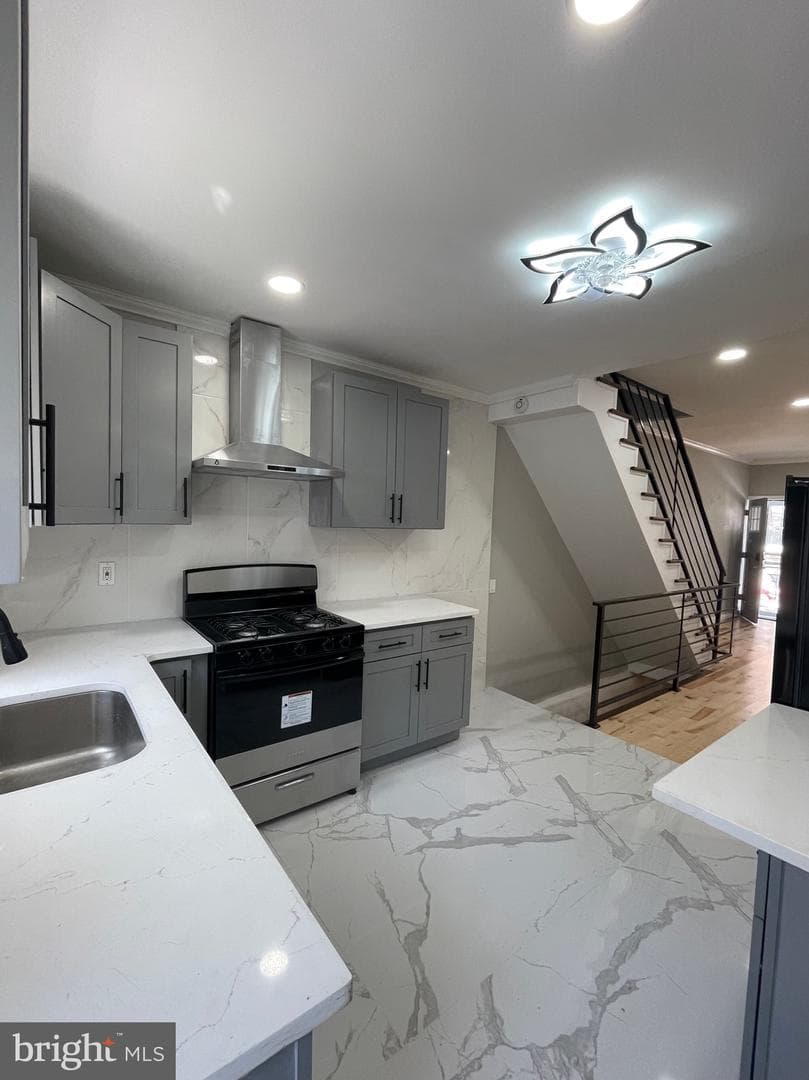 1804 Tree Street photo 1