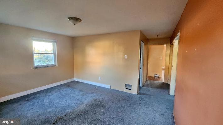 1038-1036 E Mount Pleasant Avenue photo 25