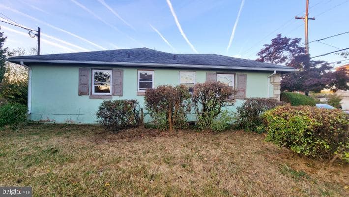 1038-1036 E Mount Pleasant Avenue photo 3