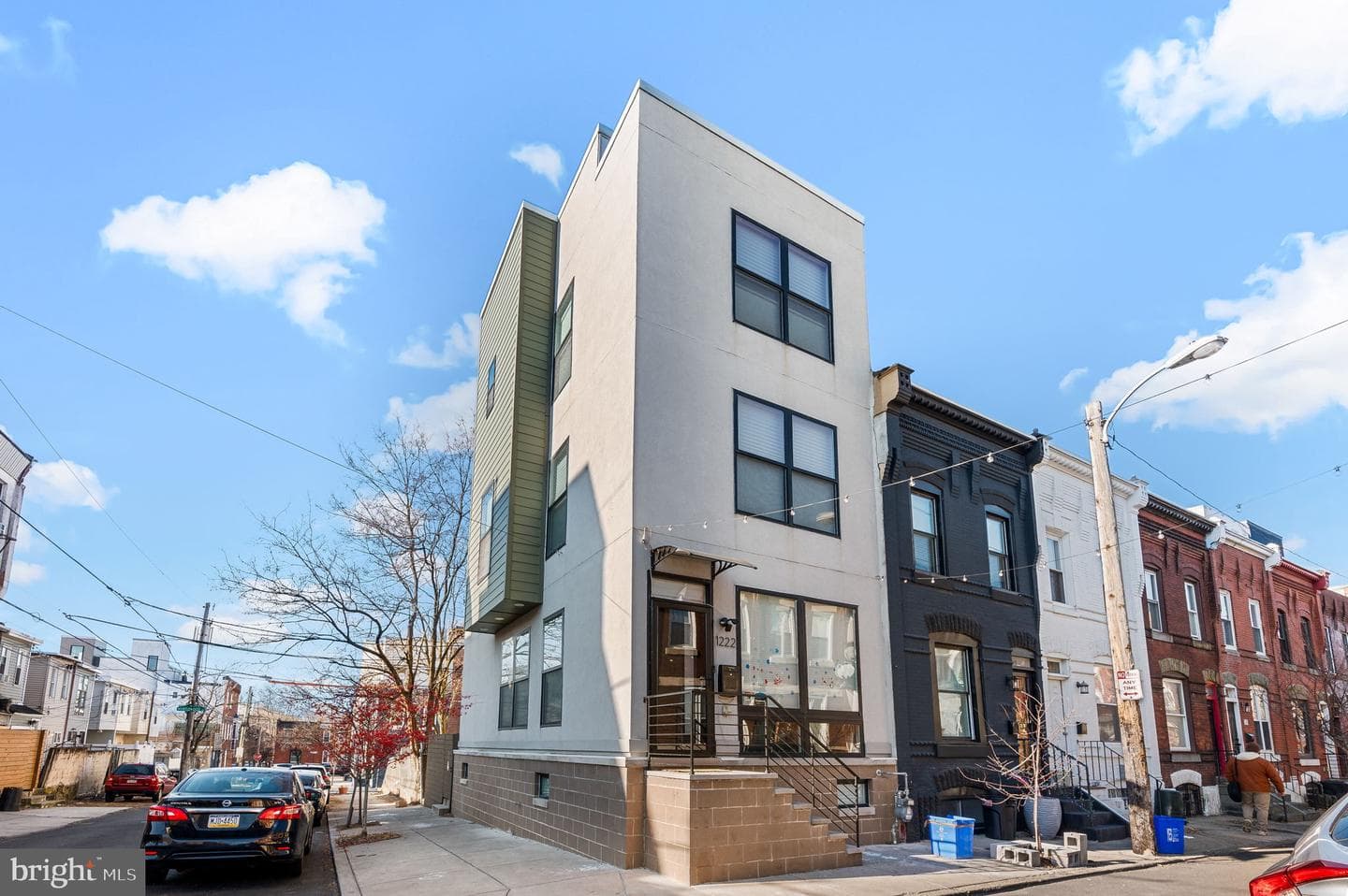 1222 N Hollywood Street photo 1