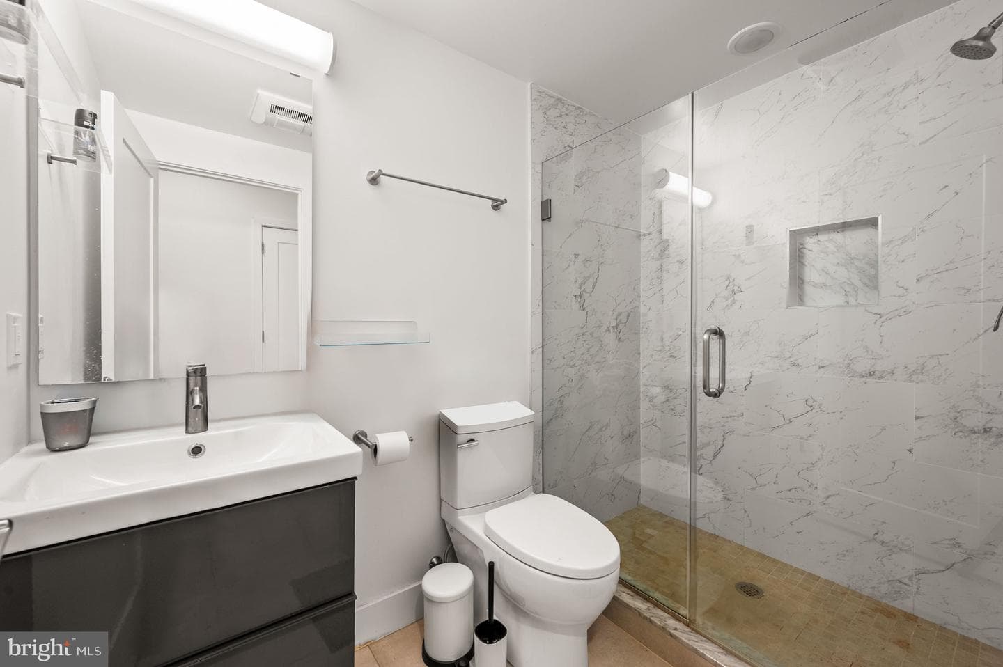 1222 N Hollywood Street photo 21