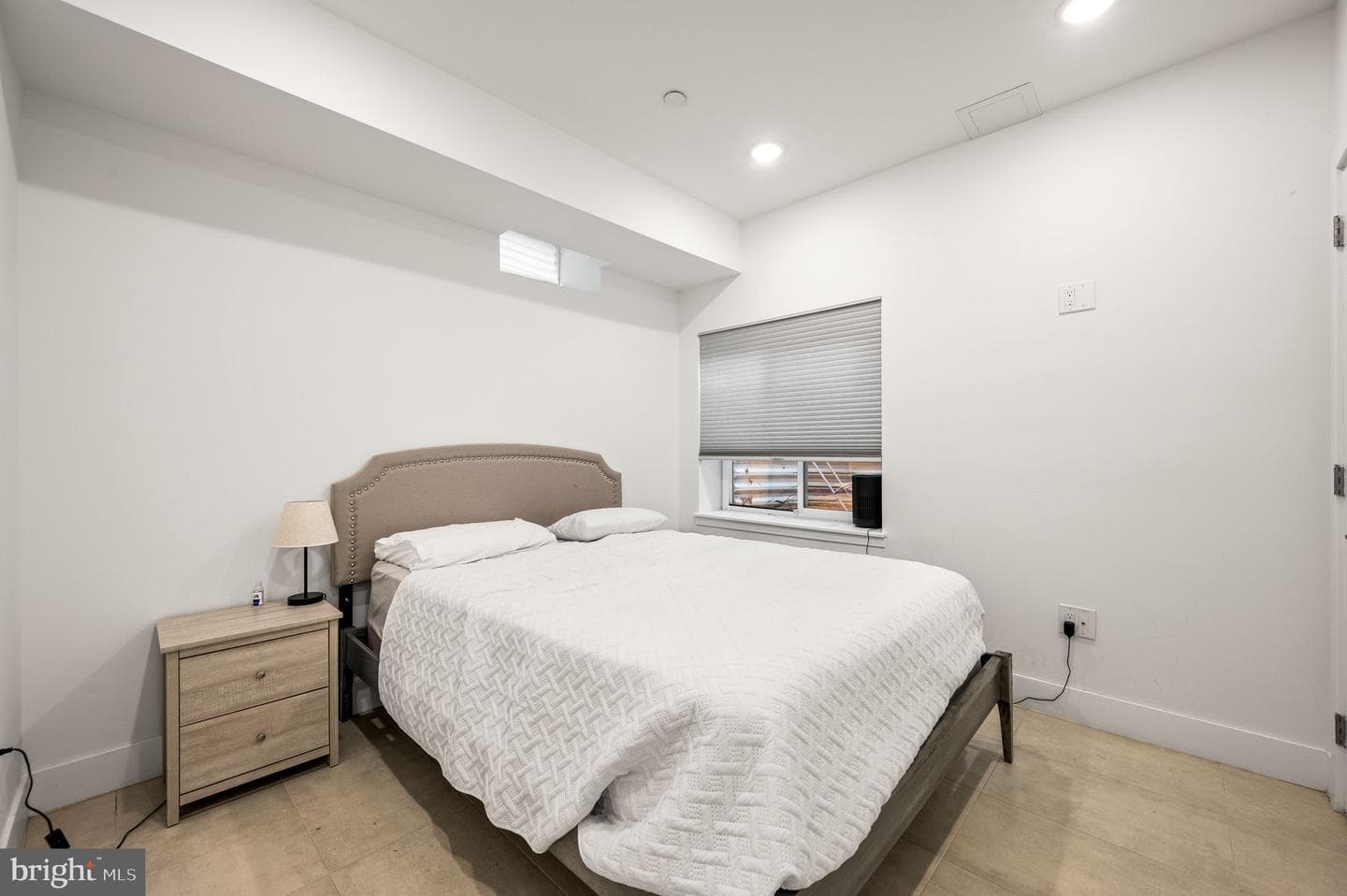 1222 N Hollywood Street photo 22