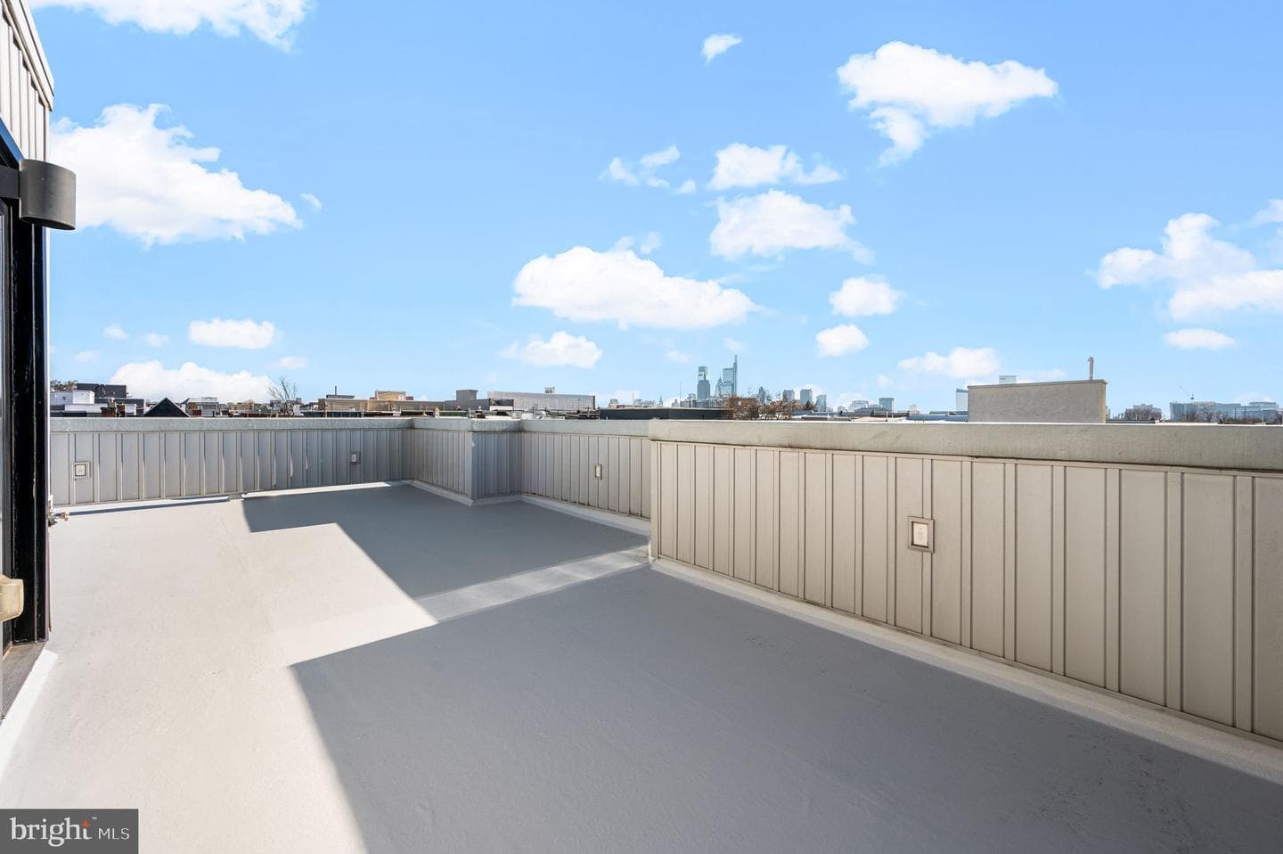 1222 N Hollywood Street photo 24