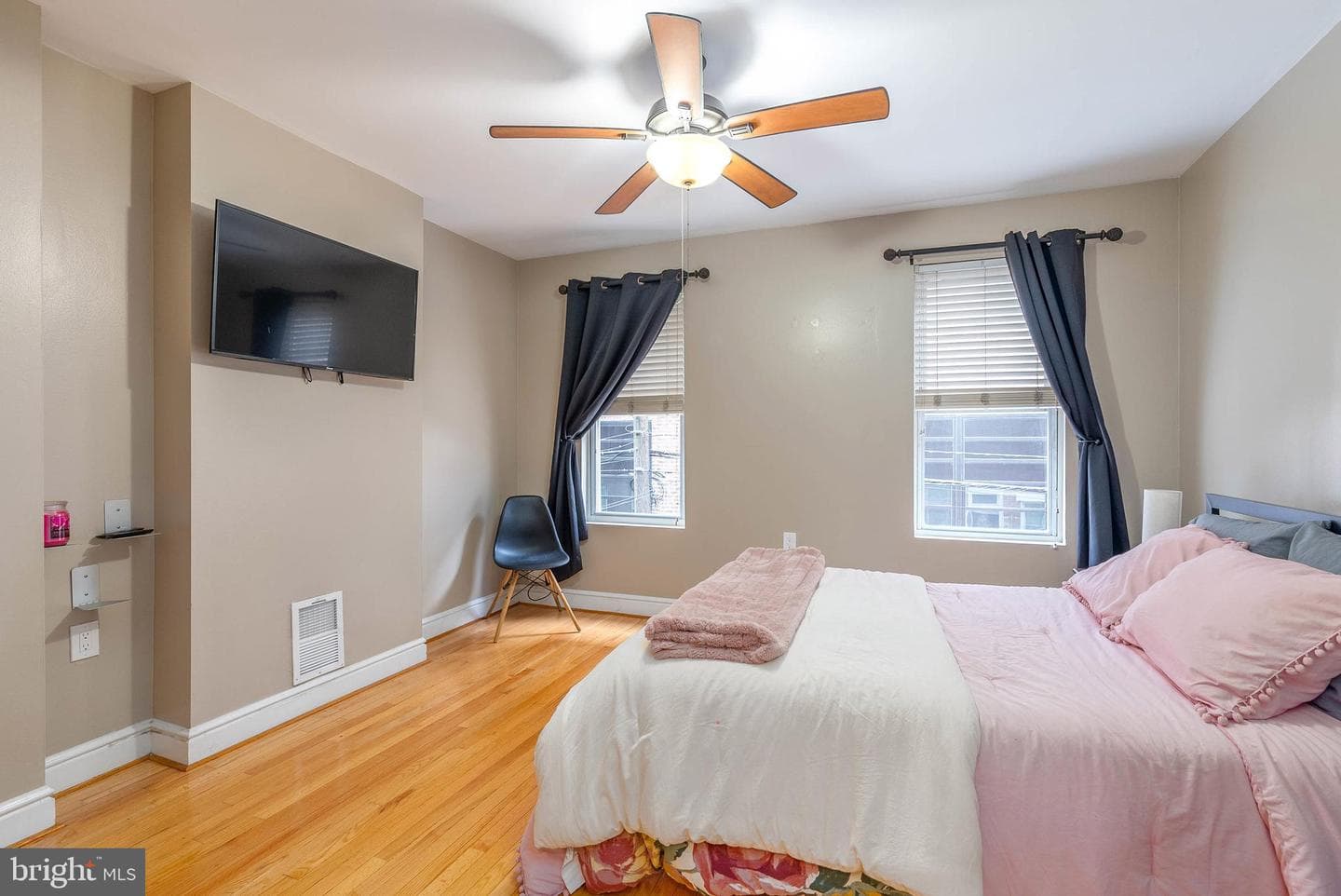 1833 Carlton Street photo 15