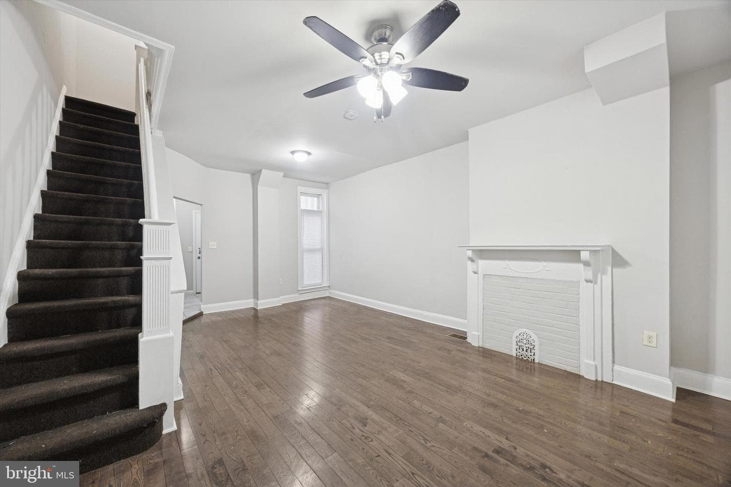 5433 Spring Street photo 2