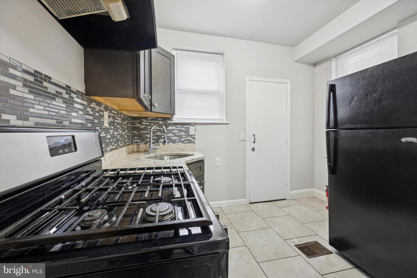 5433 Spring Street photo 5