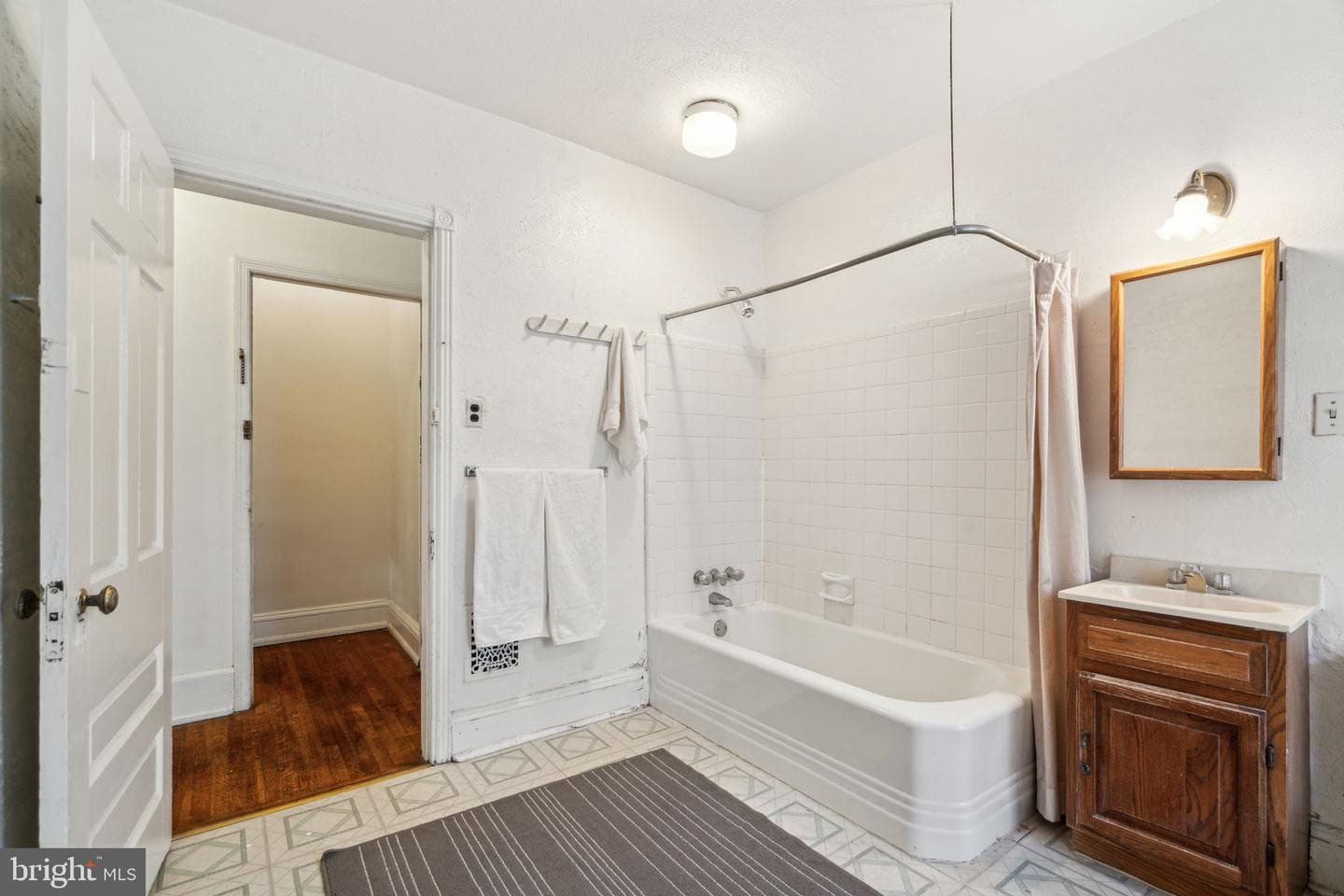 4810 Beaumont Avenue photo 25