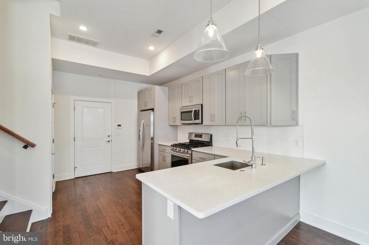 207 E Allen Street #8 photo 13