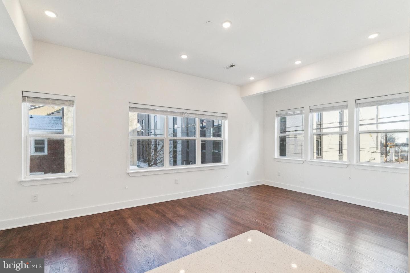 207 E Allen Street #8 photo 2