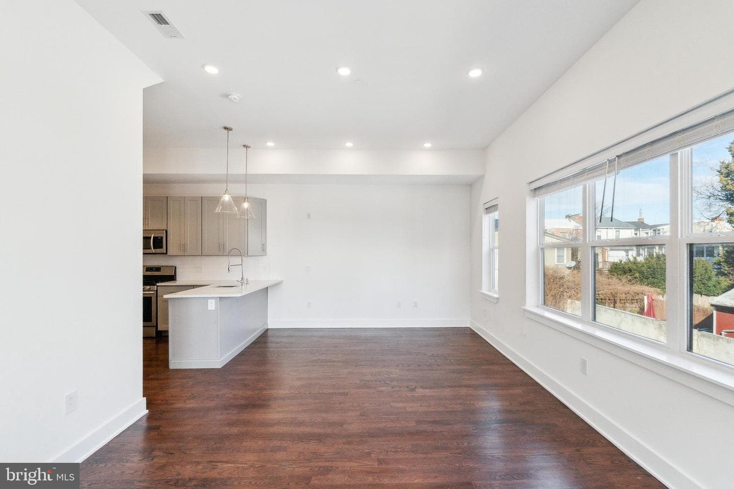 207 E Allen Street #8 photo 3