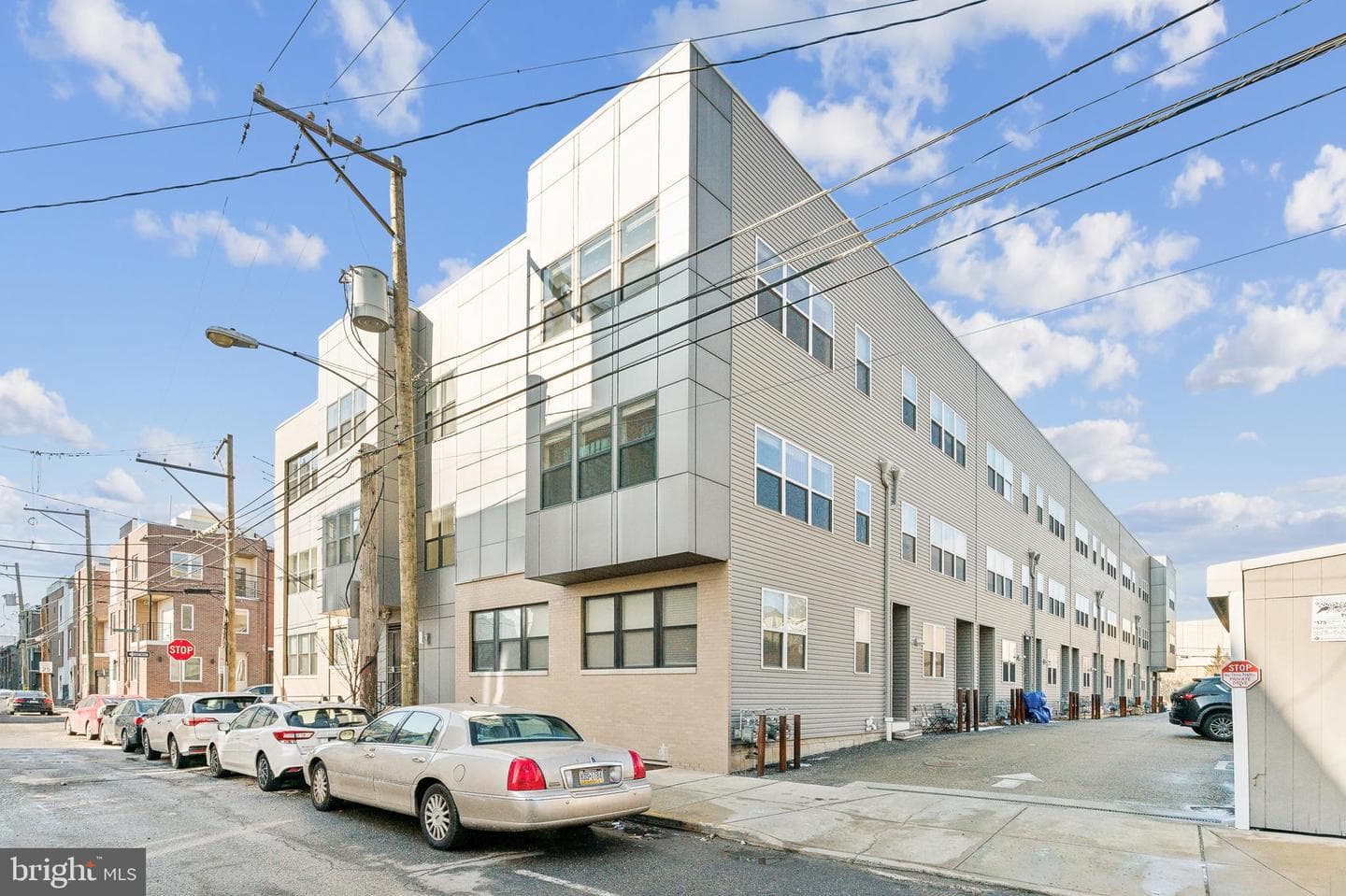 207 E Allen Street #8 photo 38