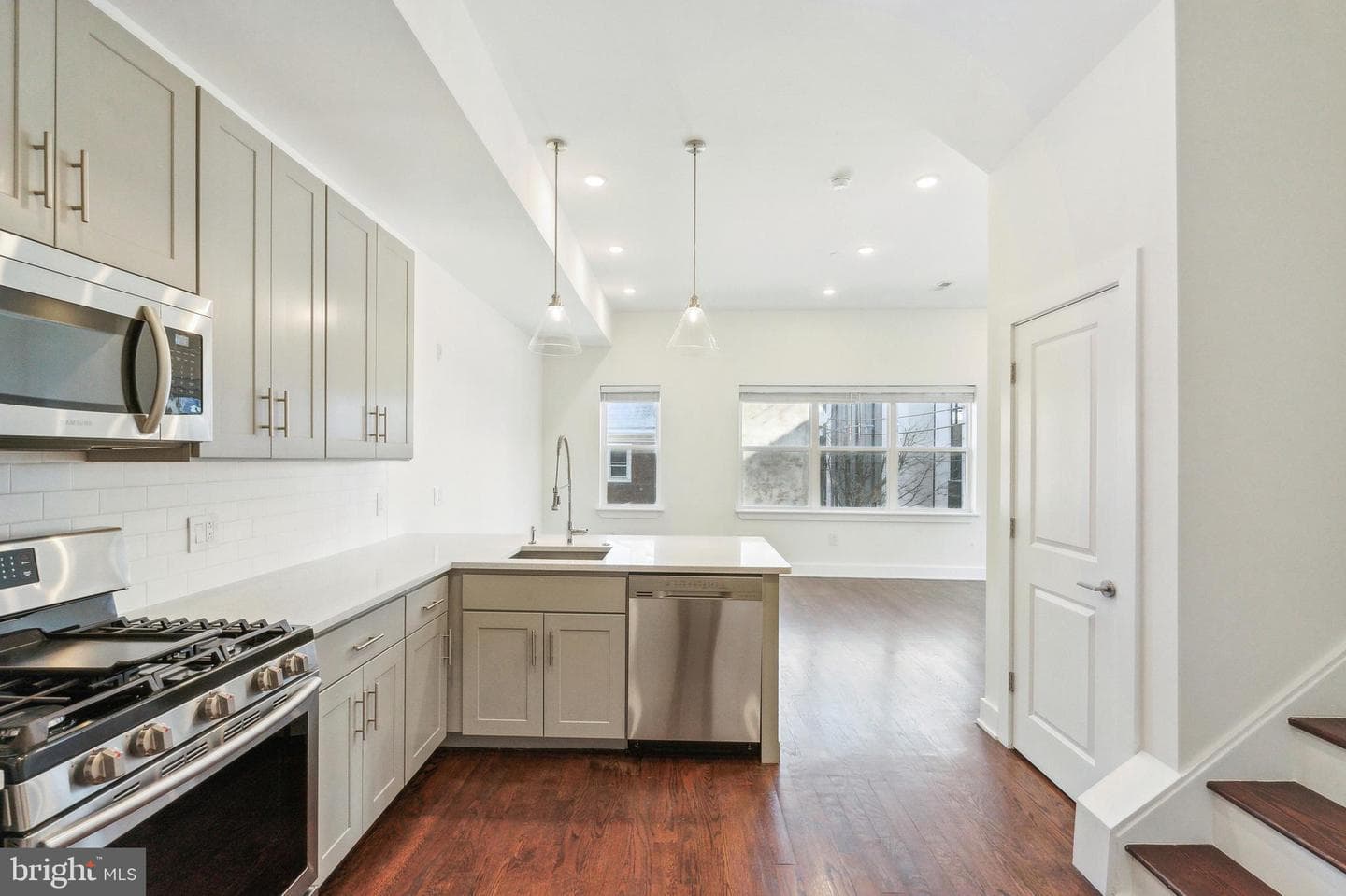 207 E Allen Street #8 photo 7