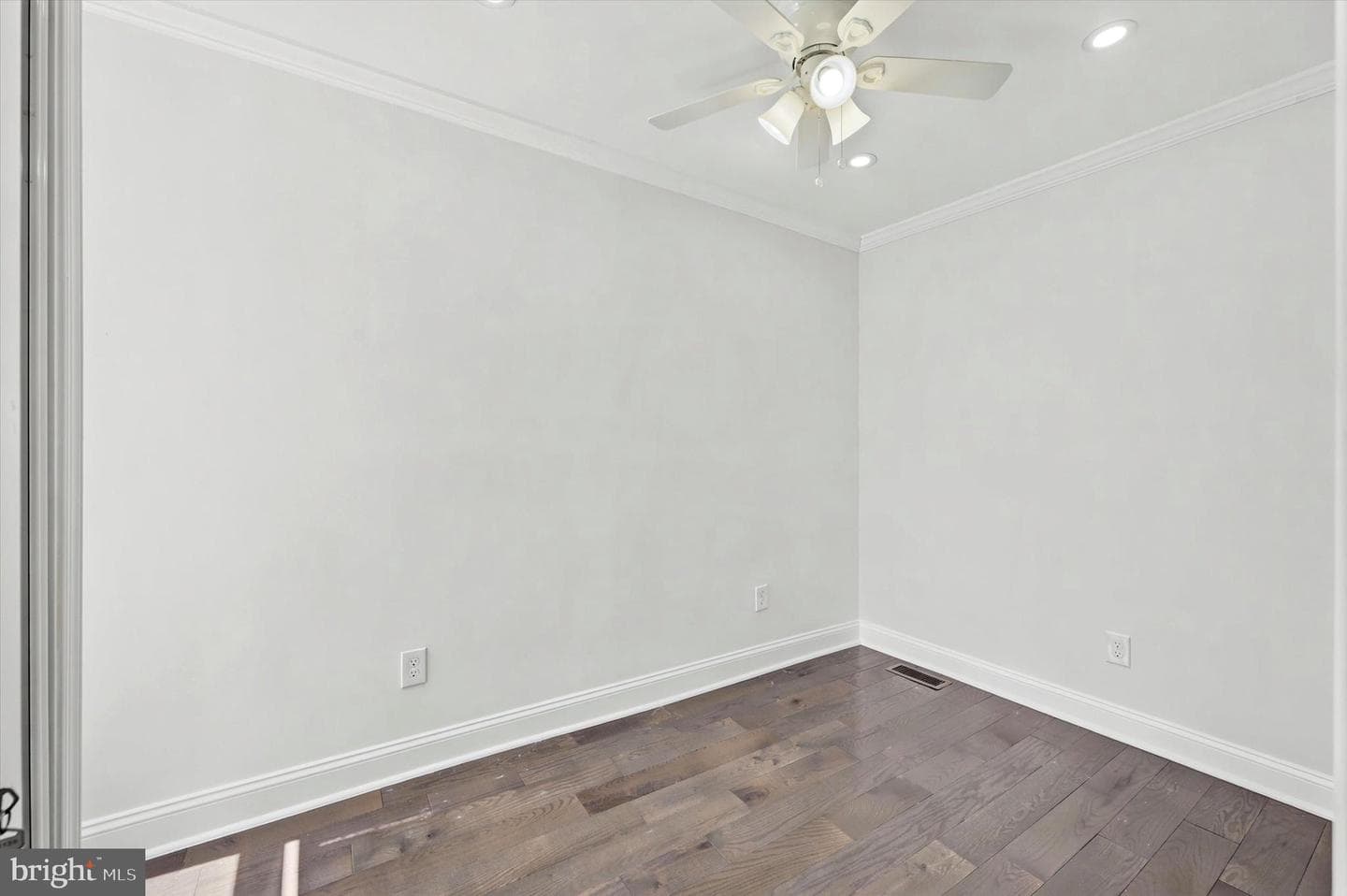 2241 N Hancock Street photo 13