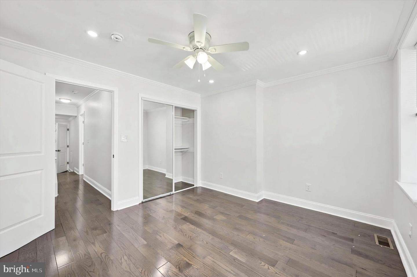 2241 N Hancock Street photo 16