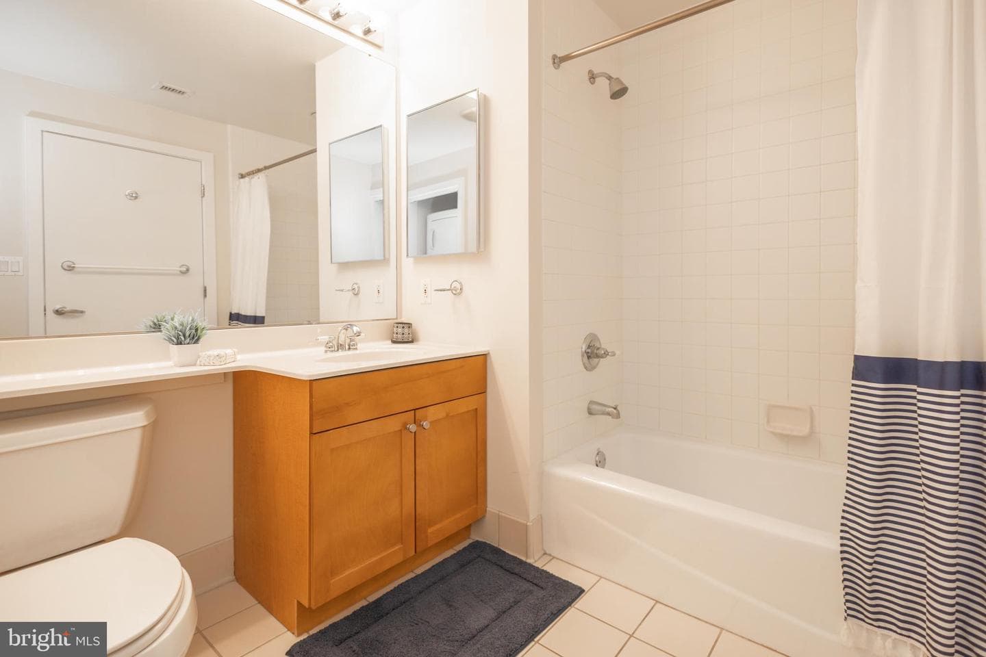 717 S Chris Columbus Boulevard #704 photo 23
