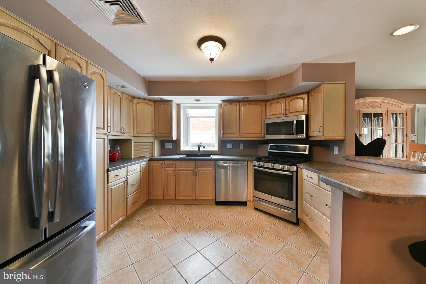 15118 Milford Street photo 10