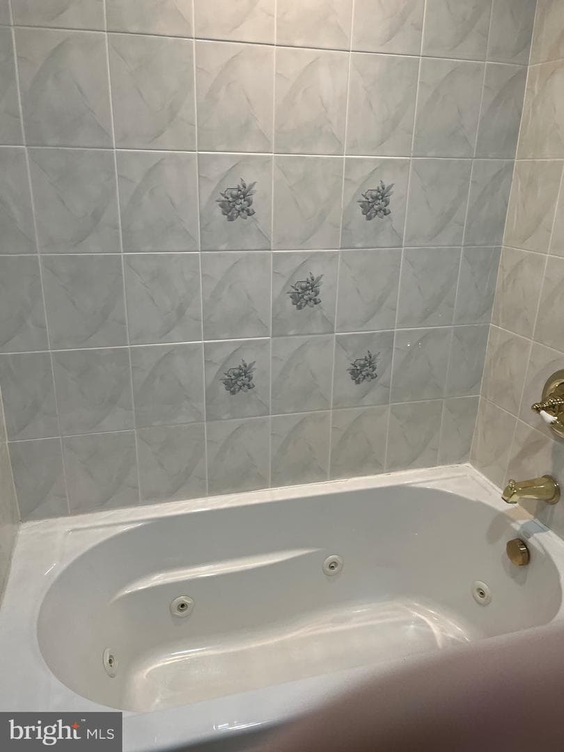 45301 Delaire Landing Road #301 photo 5