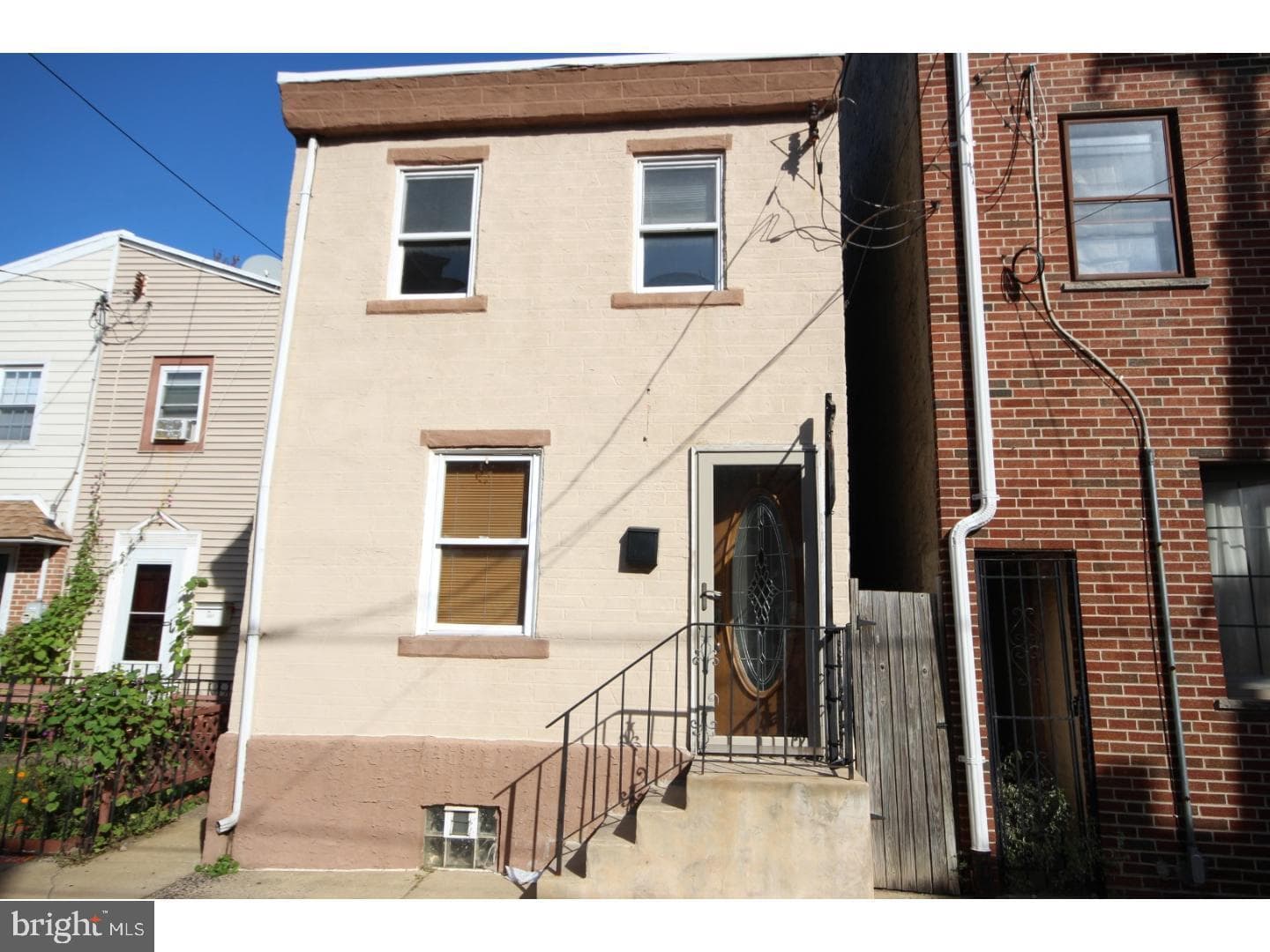 1435 E Oxford Street photo 1