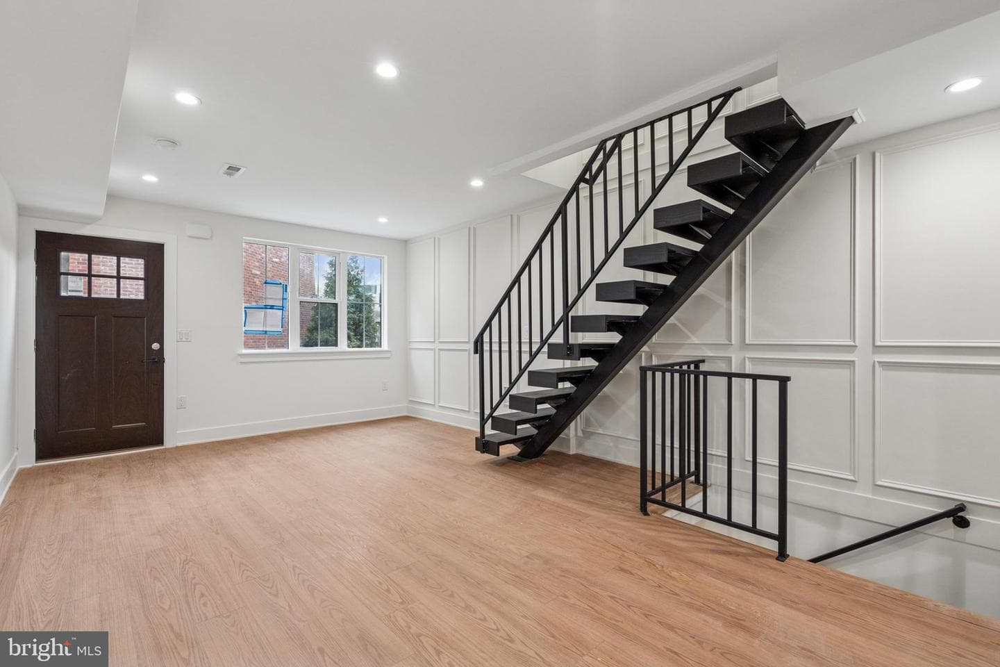 1529 Earl Street photo 4