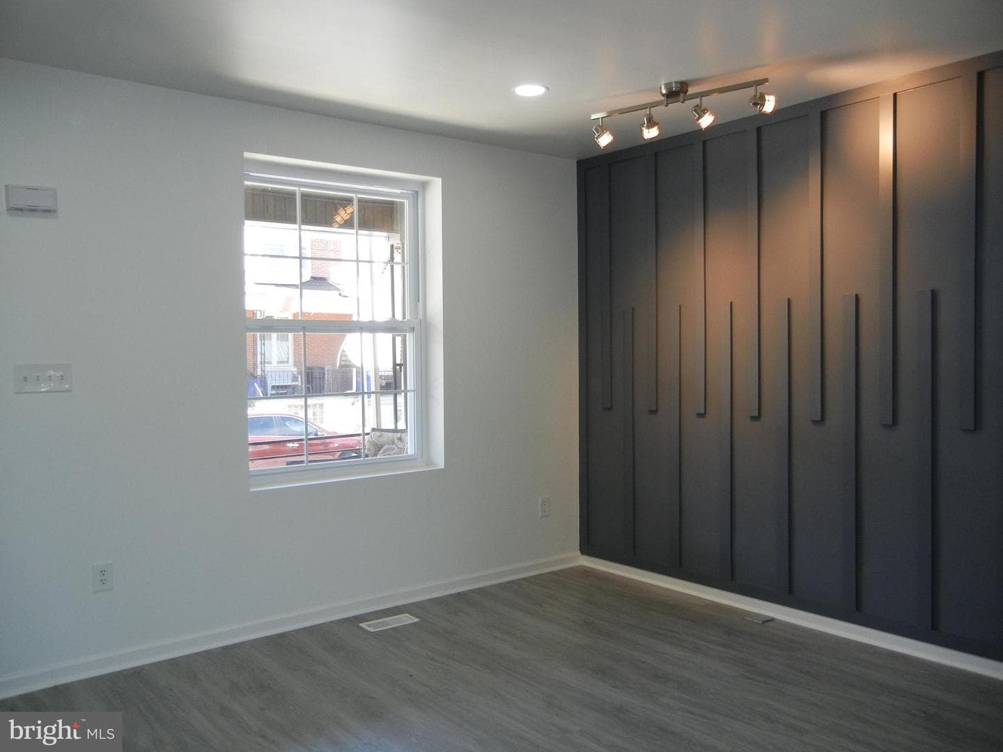 64 E Hortter Street photo 3
