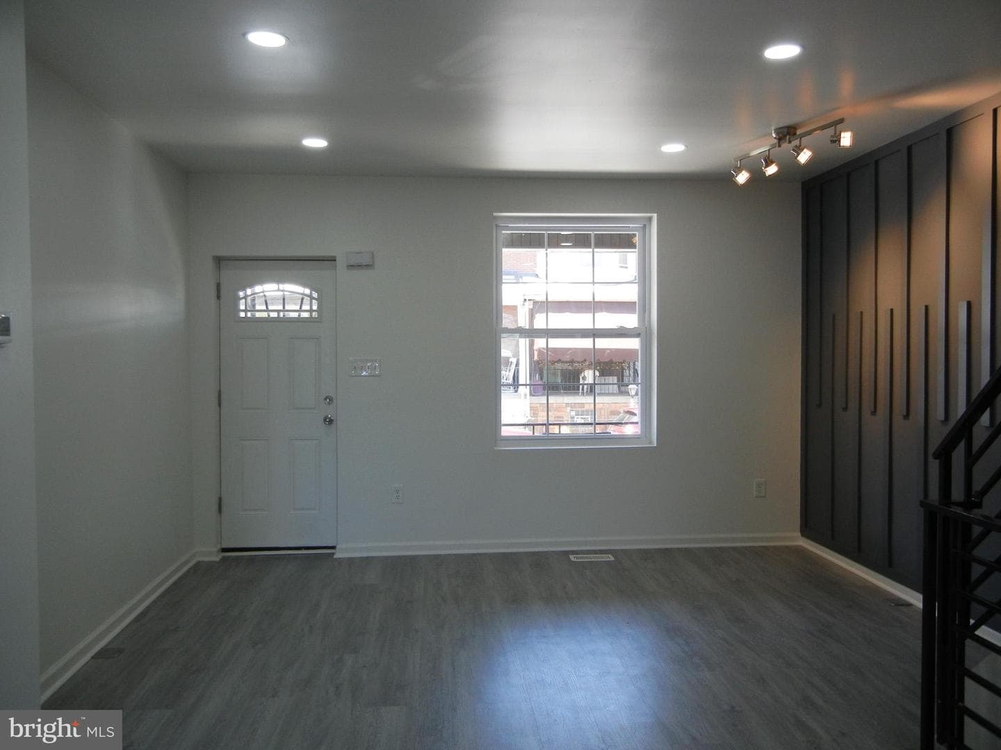 64 E Hortter Street photo 4
