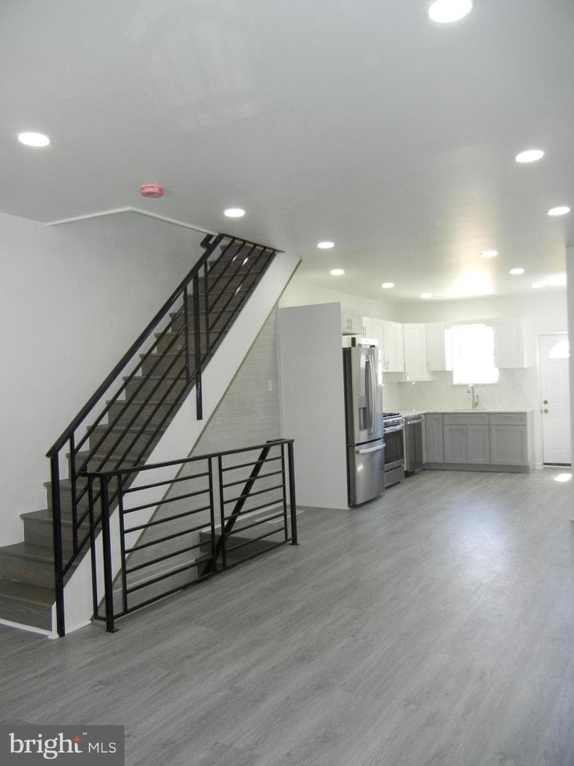 64 E Hortter Street photo 6