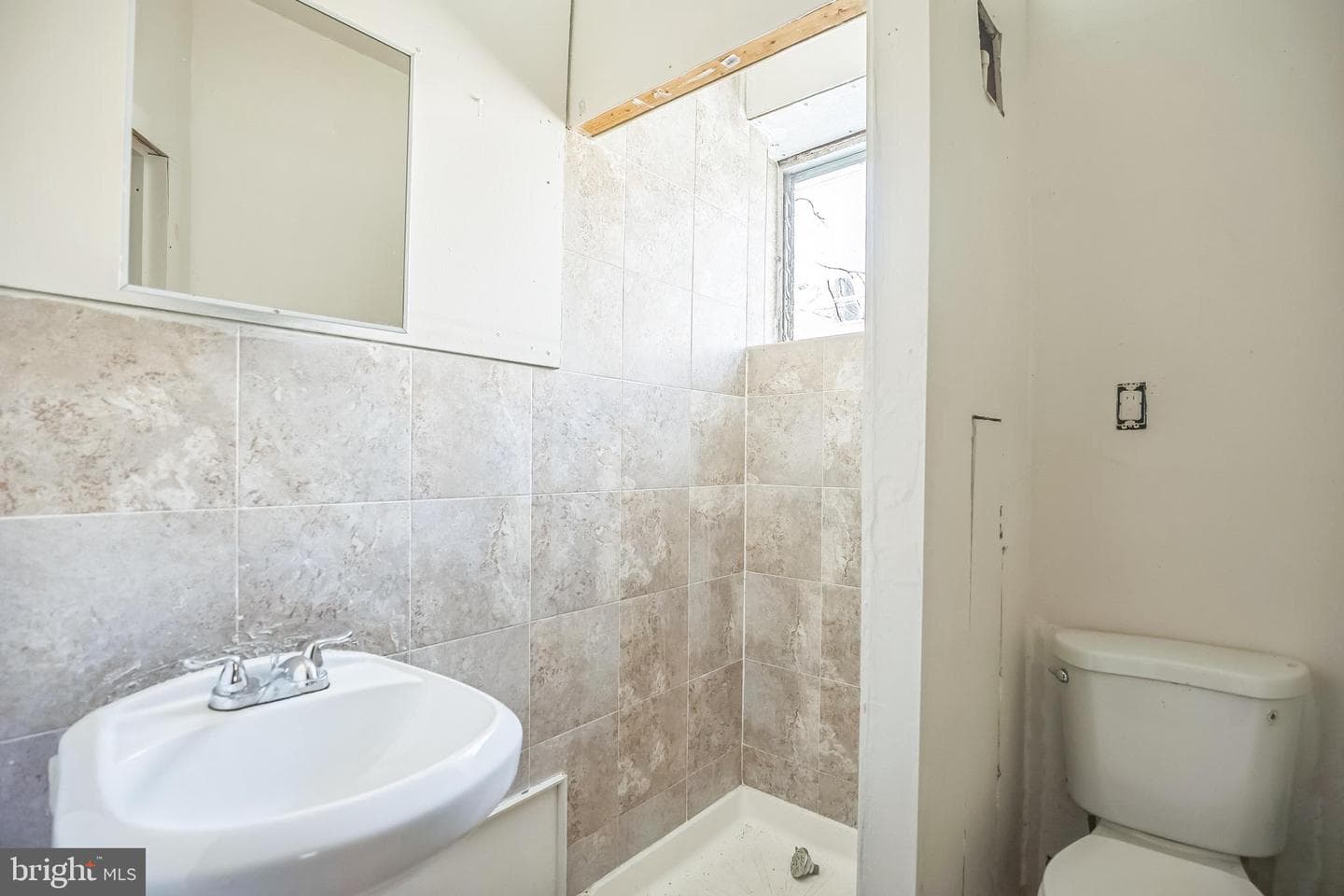 2122 E Birch Street photo 9