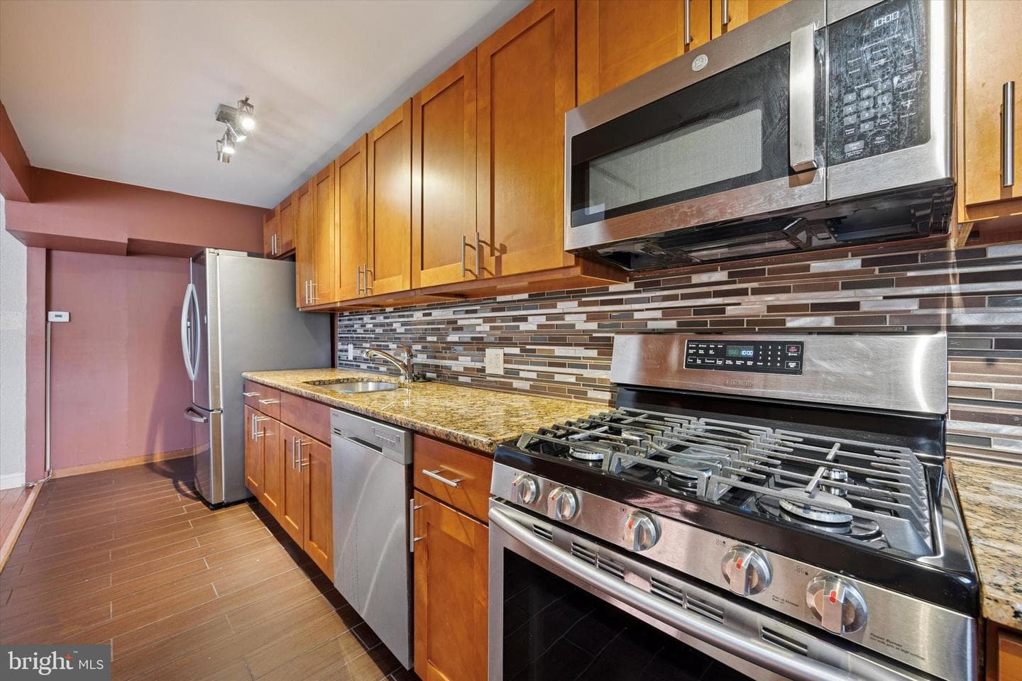 6618 Lotus Road photo 7