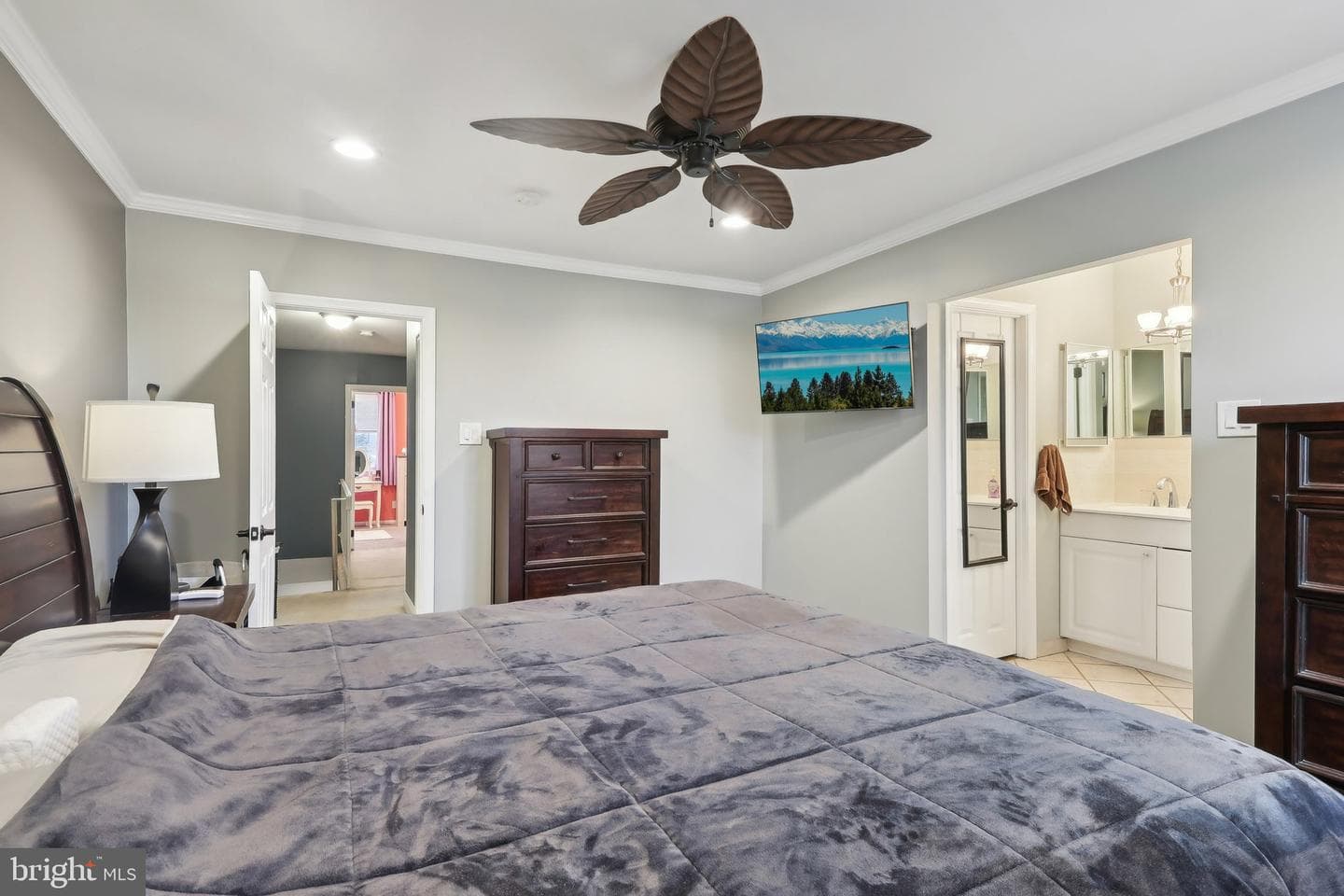 8926 Sylvia Lane photo 17