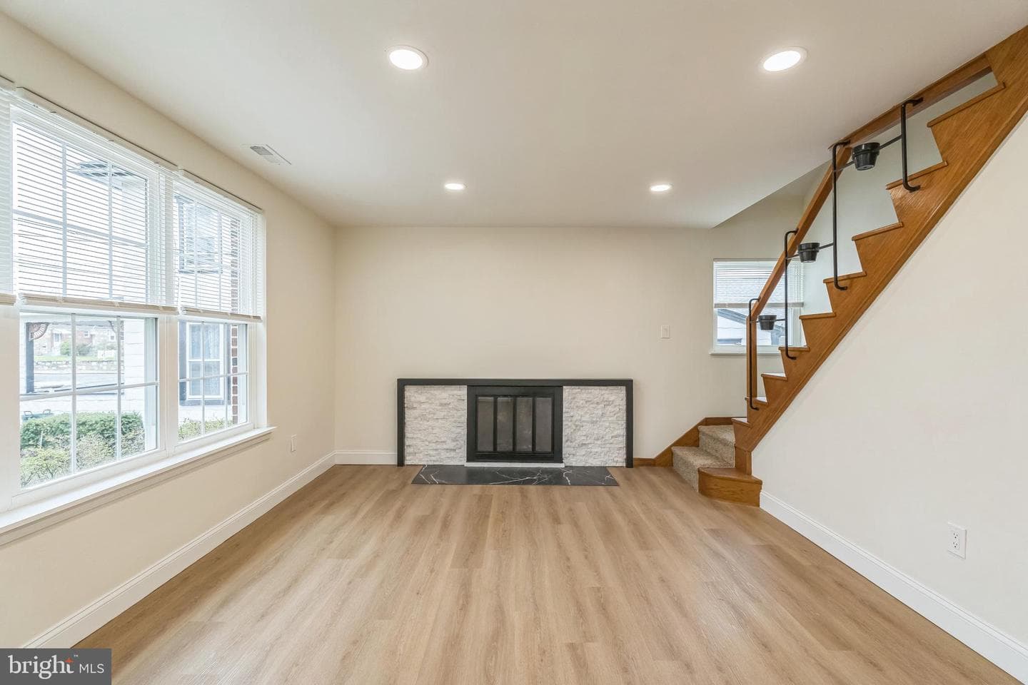 7527 Whitaker Avenue photo 3
