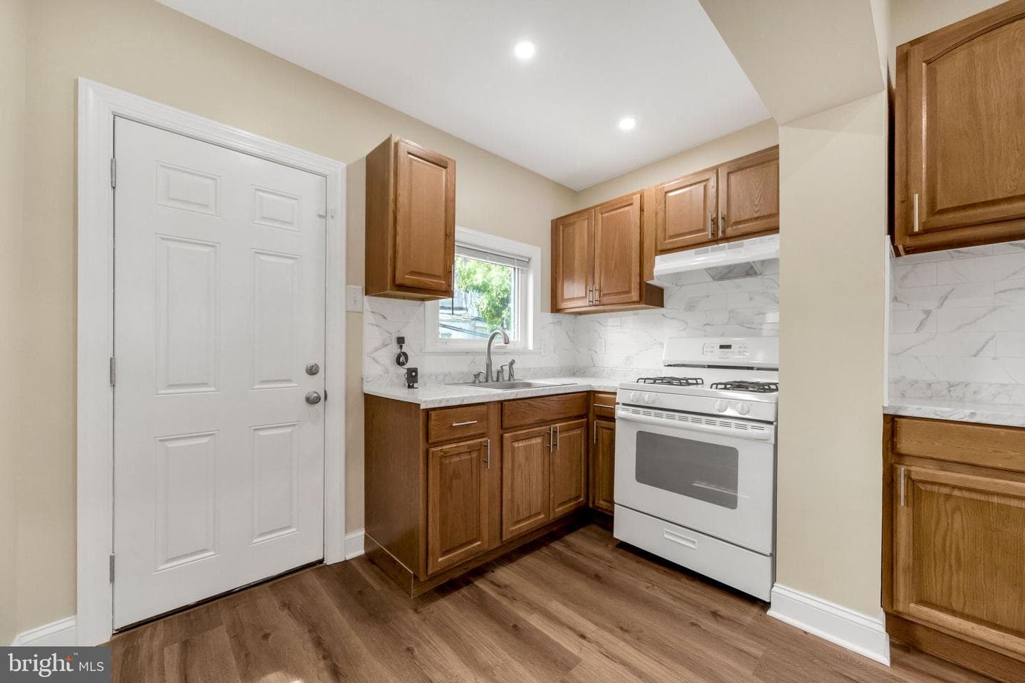 218 N Wanamaker Street photo 14
