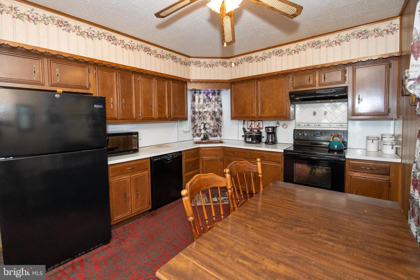 2740 Pratt Street photo 17
