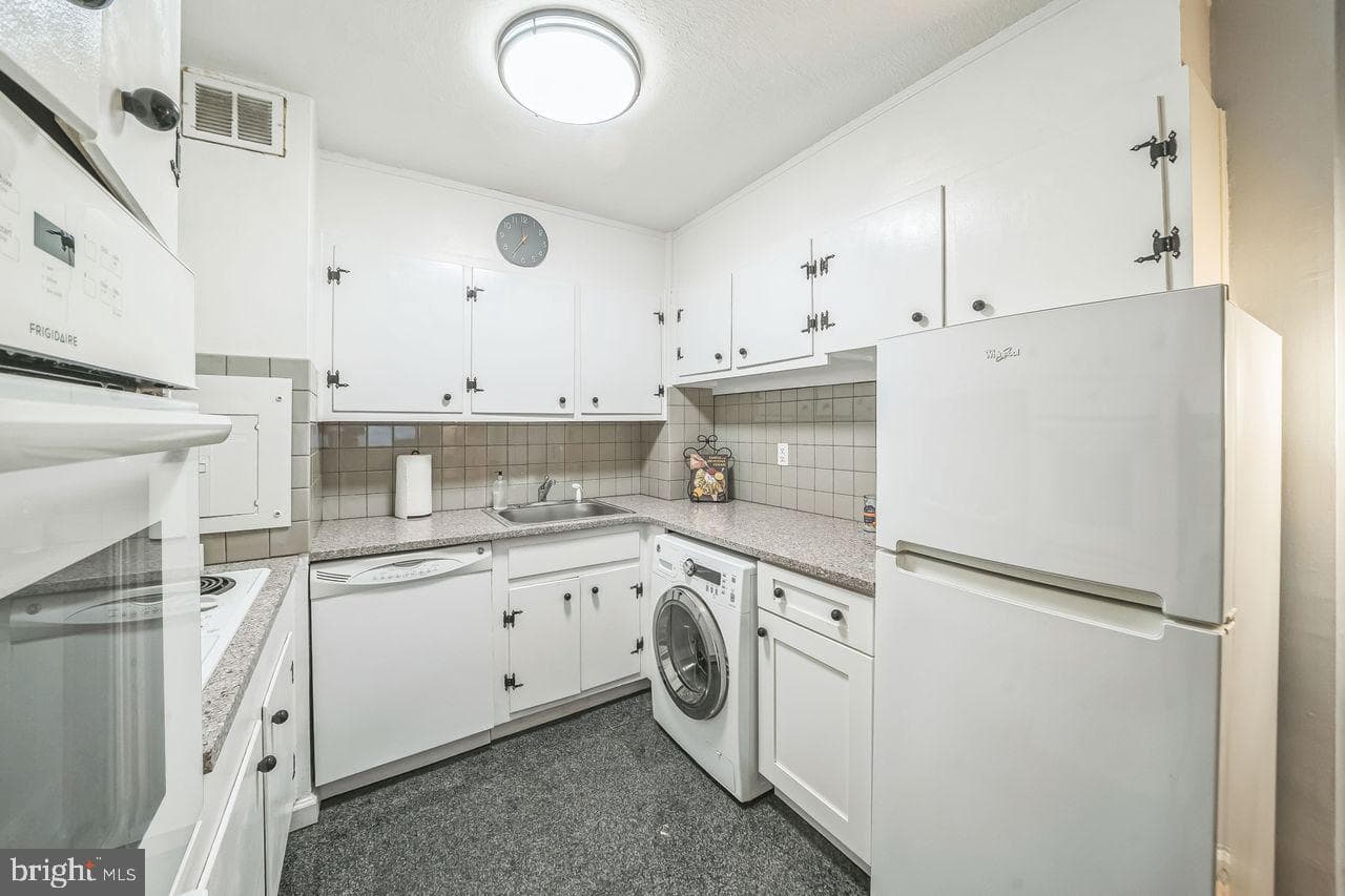1900 John F Kennedy Boulevard #705 photo 10
