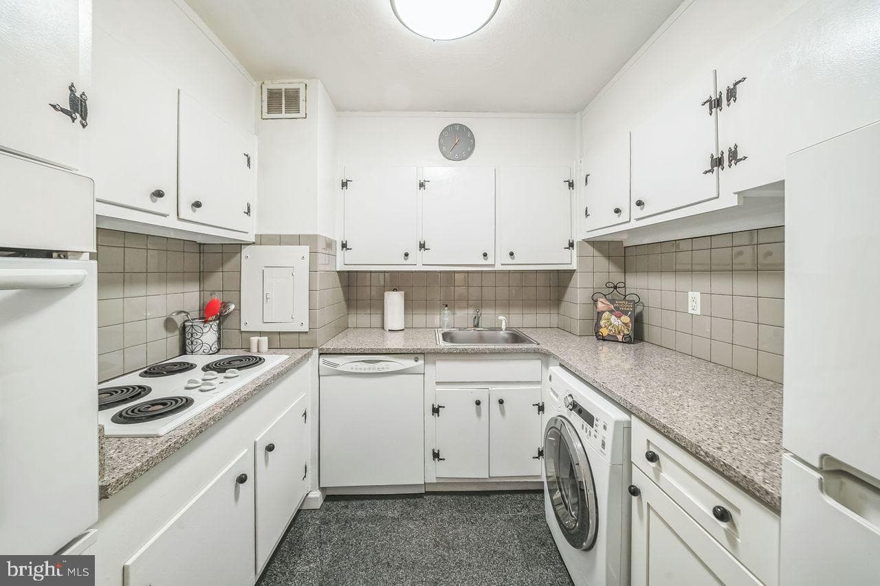 1900 John F Kennedy Boulevard #705 photo 11