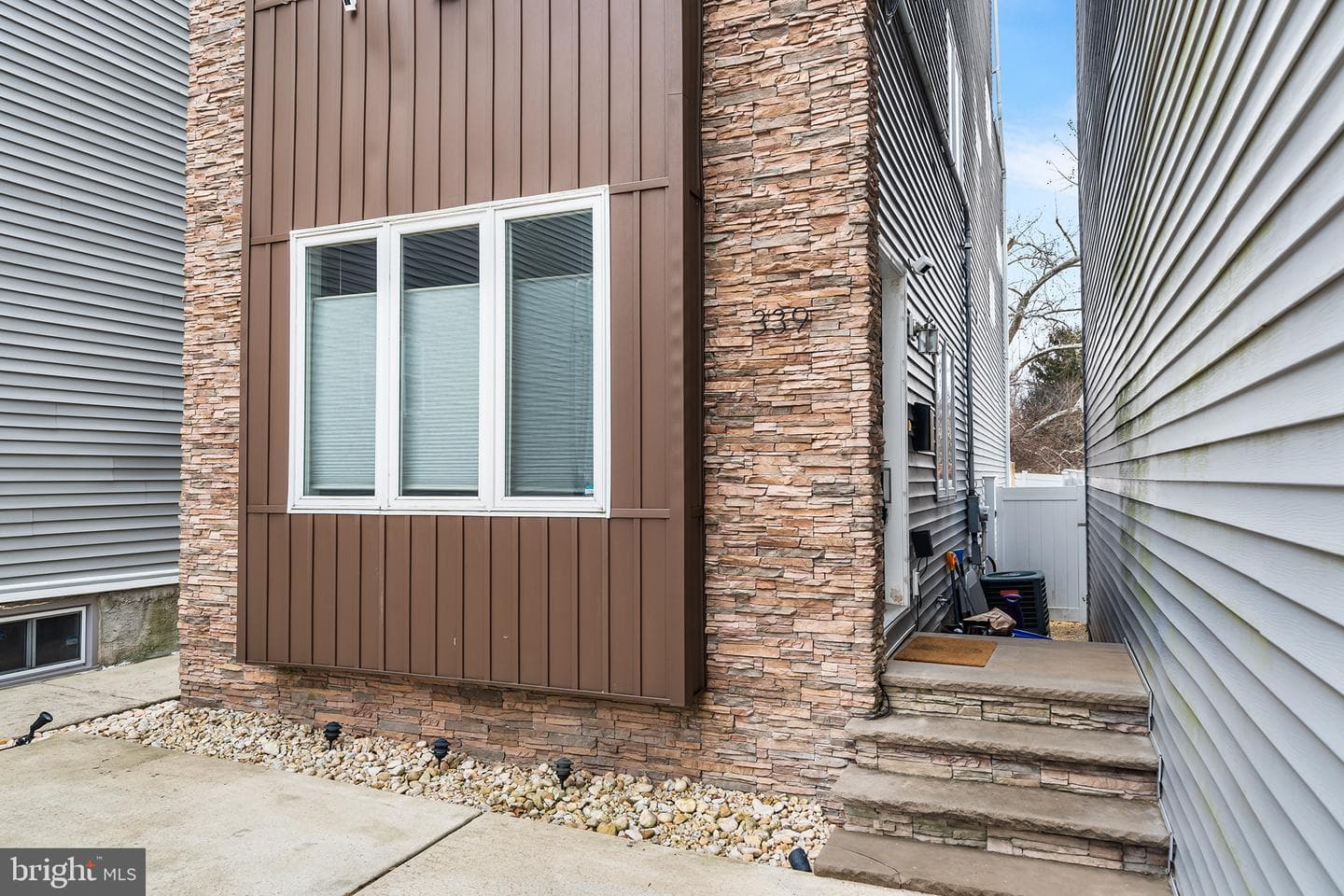 339 Delmar Street photo 36