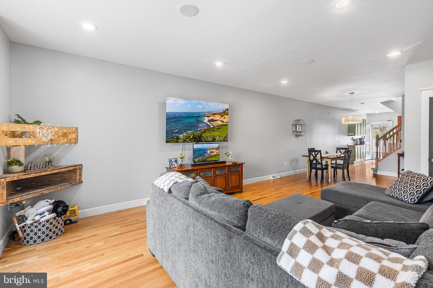339 Delmar Street photo 5