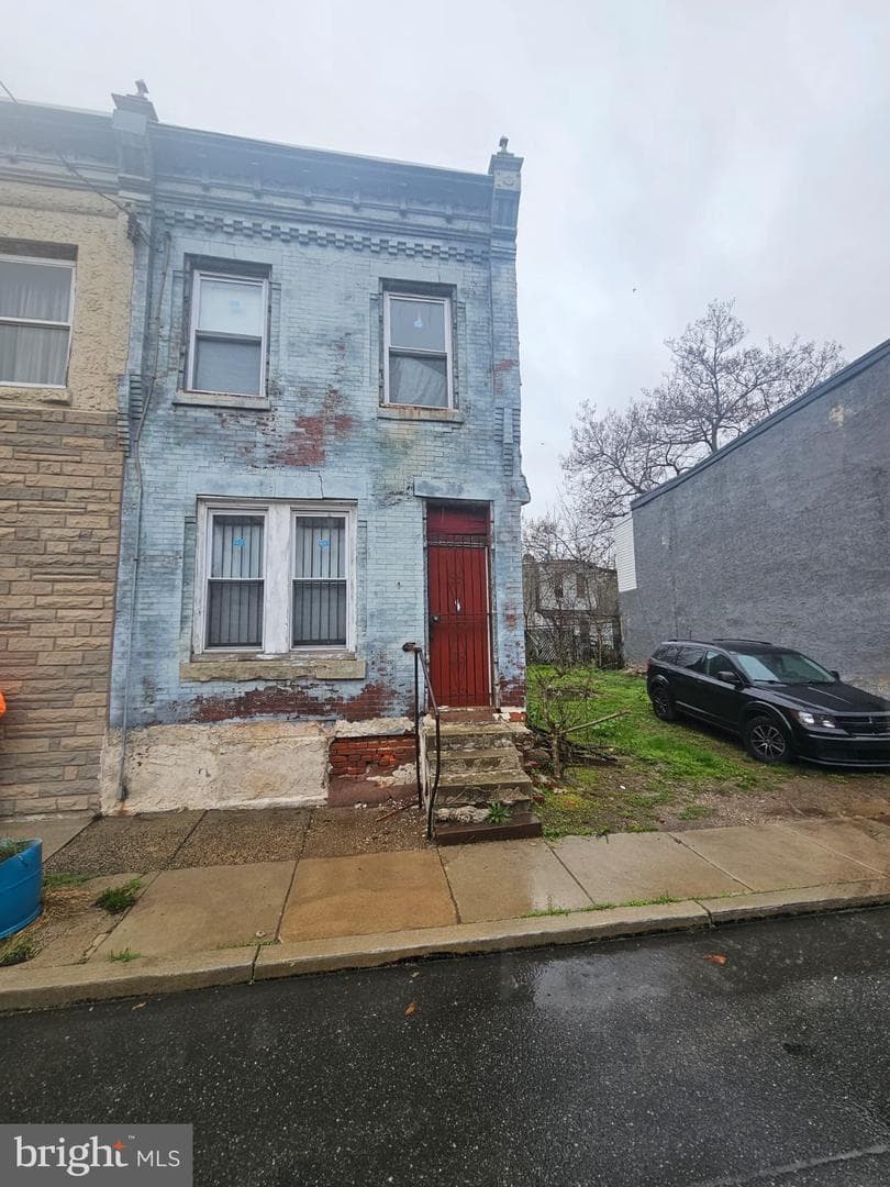 3149 W Dakota Street photo 1