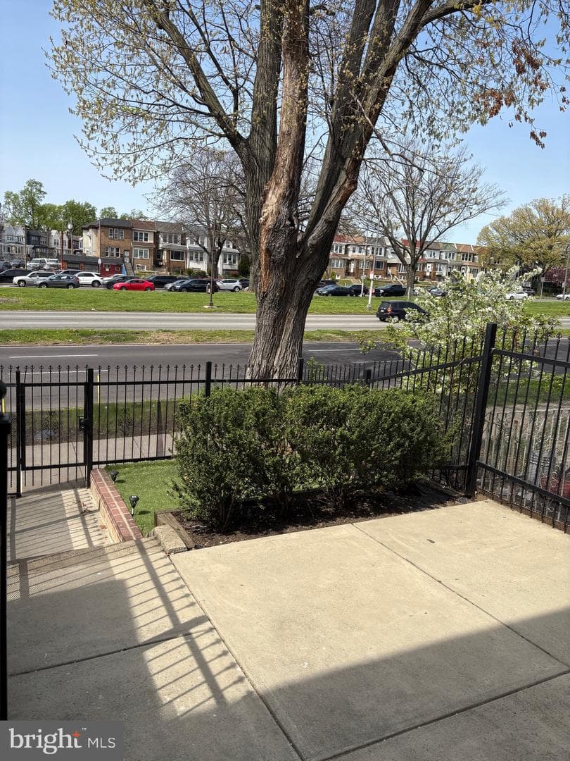 4003 E Roosevelt Boulevard photo 4