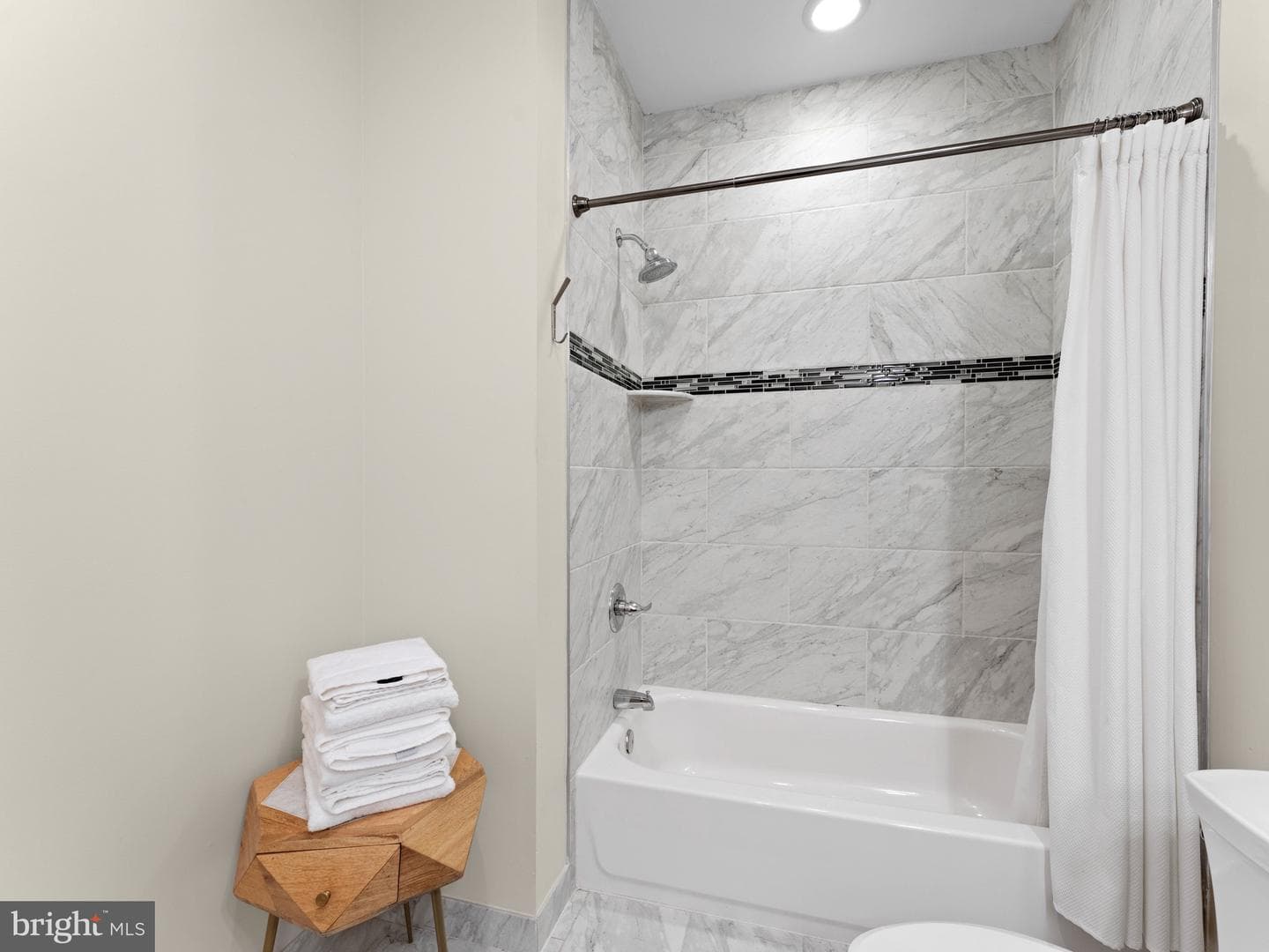 1122 Carpenter Street photo 24