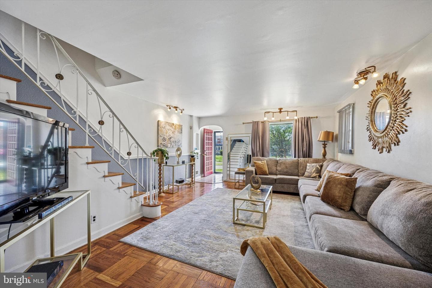 805 Tyson Avenue photo 4