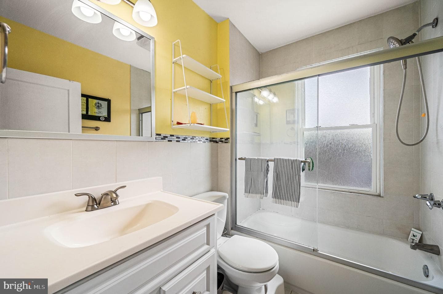 4037 Mitchell Street photo 17